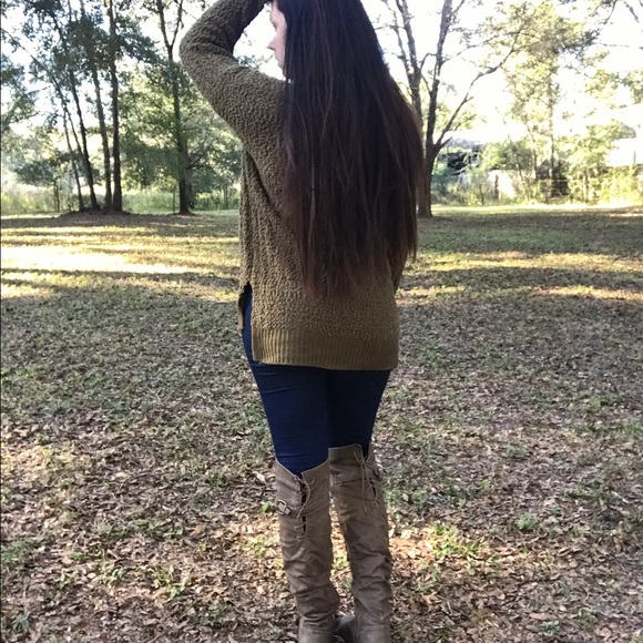 << Olive Green Popcorn Sweater >> - Picture 5 of 6